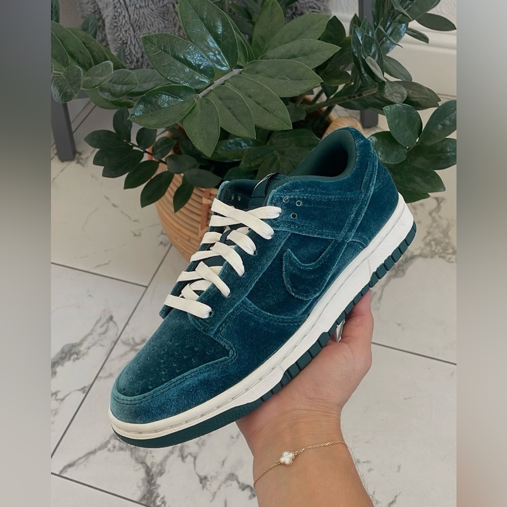 Nike Dunk Low - image 4